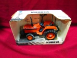 SCALE MODEL 1/16 KUBOTA L2850 TRACTOR N.I.B.