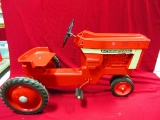 ERTL I.H. PEDAL TRACTOR OLDER PIECE NICE