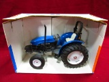 SCALE MODEL 1/16 NEW HOLLAND TN75 TRACTOR N.I.B.