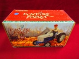 ERTL FOXFIRE COLLECTION FORD 5000 TRACTOR WITH FARMER N.I.B.