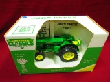 SCALE MODEL 1/16 JOHN DEERE A R TRACTOR N.I.B.