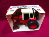 ERTL 1/16 I.H. 1586 TRACTOR WITH CAB N.I.B.