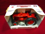 ERTL 1/16 I.H. 650 DIESEL TRACTOR N.I.B.