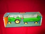 ERTL 1/16 JOHN DEEERE MODEL BR TRACTOR BOX WAGON N.I.B.