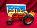 ERTL 1/16 TOY FARMER 2009 NATIONAL TOY SHOW CASE 800 TRACTOR N.I.B,