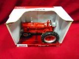 ERTL 1/16 CASE L.H FARMALL M TRACTOR N.I.B.