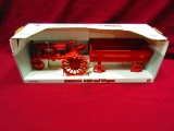 ERTL 1/16 FARMALL F-20 AND WAGON N.I.B