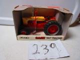 1/16 S CASE 800 TRACTOR