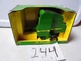 JOHN DEERE 566 ROUND BALER ERTL N.I.B.