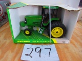 1/16 S. JOHN DEERE 7800 ROW CROP WITH DUAL WHEELS N.I.B.