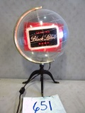 CARLINGS BLACK LABEL BEER SIGN WORLD GLOBE LIGHTED WORKS SMALL CHIP IN GLOBE