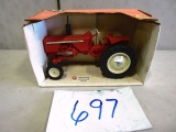 1  /16 SCALE ALLIS CHALMERS 170 FARM & FLEET SERIES TRACTOR N.I.B.