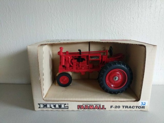 Farmall F20 tractor - special edition 1987- 1/16 scale