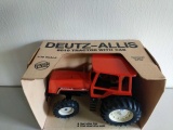Deutz Allis 8010 tractor with cab- 1/16 scale