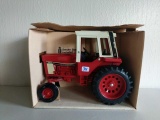 International 1586 tractor- 1/16 scale