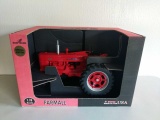 Farmall 400 special edition tractor - 1/8 scale