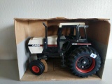 Case 2594 tractor with cab - 1/16 scale