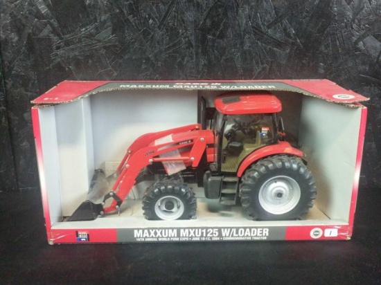 Case IH tractor Maxxum mxu125 w/loader 1/16 scale