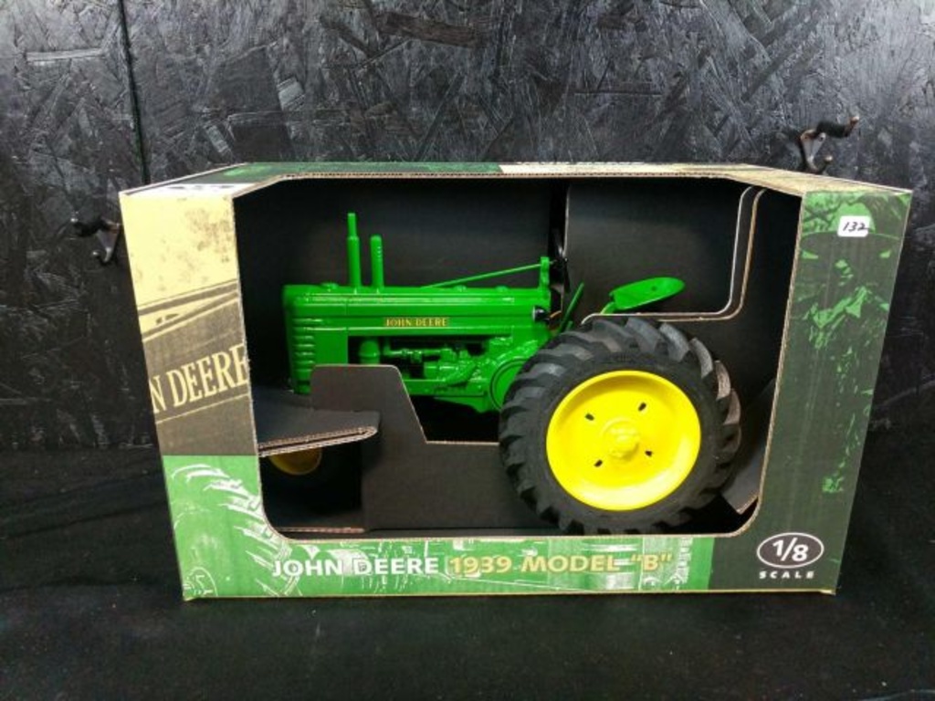 john deere model b toy tractor