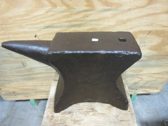 150 LB. COLONIAL ANVIL VERY GOOD COND. FOR THE AGE RARE TO FIND THIS GOOD W