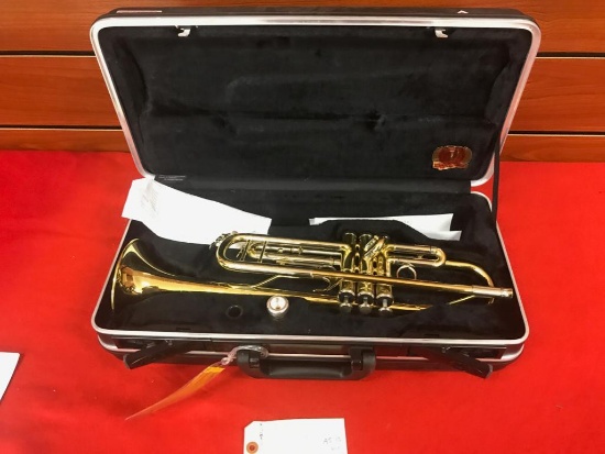 Antiqua Laquer Intermediate B Trumpet, used as is, missing a piece