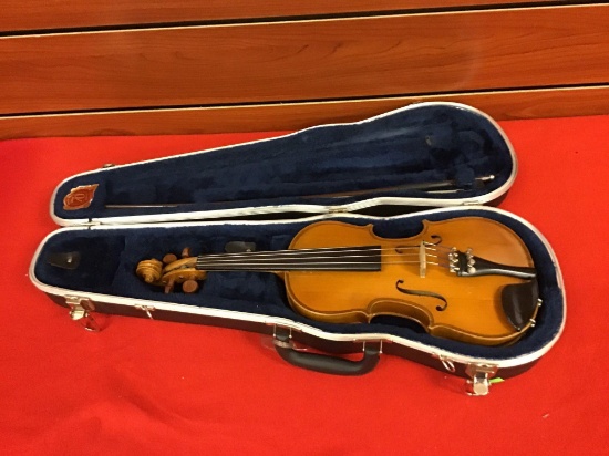 1/2 size Artist Violin with case and bow