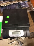 Weightmax shipping scale, in working condition.