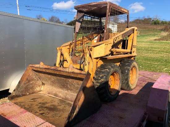 Case IH 1835B skid steer, hydraulic pump leaks oil