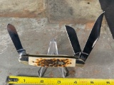 Very Nice 3 Blade Case XX 6347 Folding Stockman pocket knife, very little if any wear to this knife