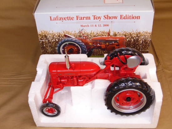 FARMALL 200 - 2000 LAFAYETTE FARM TOY SHOW NIB- 1/16