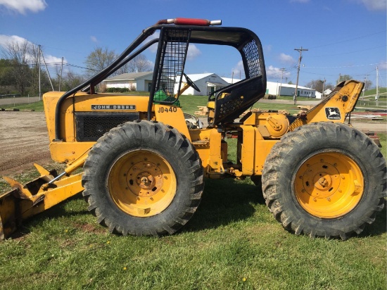 John Deere 440 Skidder