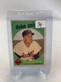 1959 Topps Duke Snider #20 EX Centering Shift