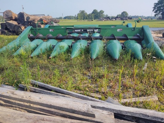 John Deere 893 Corn Head 8 Row