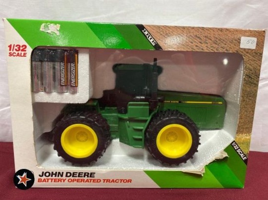 John Deere Battery Operated 4-Wheel-Drive Tractor - 1/32 scale