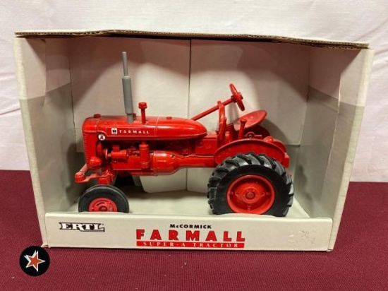 McCormick Farmall Super-A Tractor - 1/16 scale