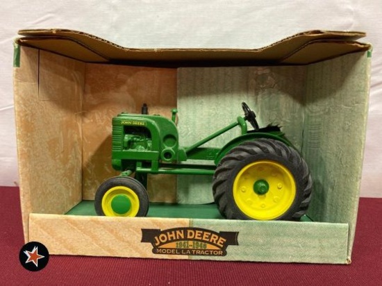 John Deere Model LA Tractor - 1/16 scale