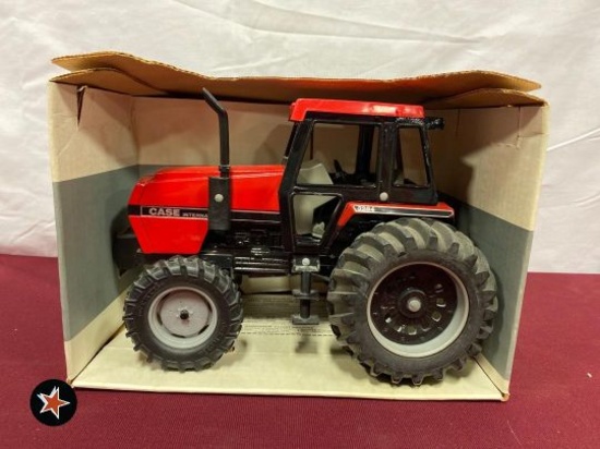 Case International Tractor with Front Wheel Drive - 1/16 scale