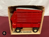 ERTL Forage Wagon - 1/16 scale