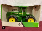 John Deere 4-Wheel Drive Tractor - 1/16 scale