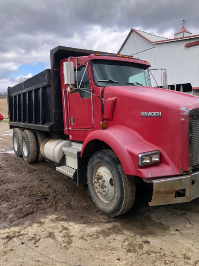 96 Kenworth T800B Tandem Axle Dump Truck