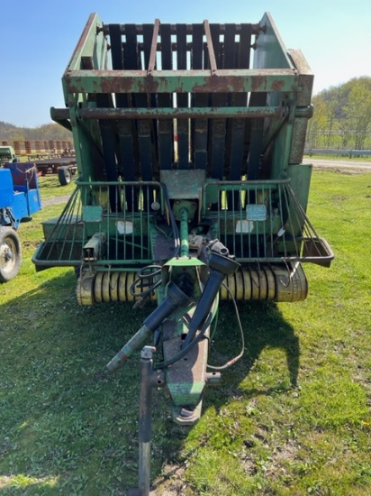 John Deere Round Baler