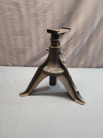 Vintage cast iron jack stand, made in Springfield Ill.
