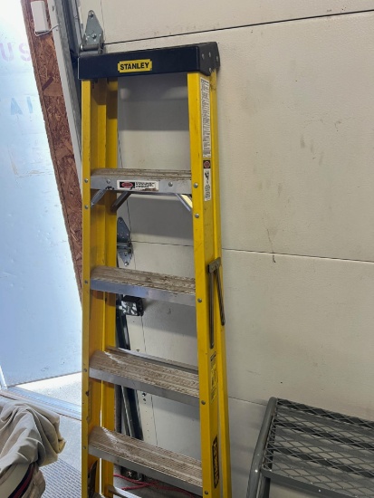 Stanley 6 ft stepladder