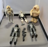 5 Star Wars Action Figures w/ one gun, 1980, 82 and 83