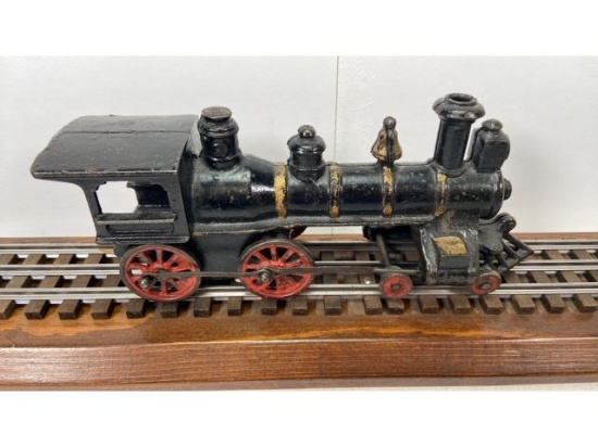 ANTIQUE IVES #978 CAST IRON LOCOMOTIVE