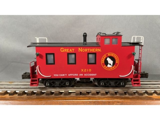 RIGHT OF WAY GREAT NORTHERN O GAUGE SMOKING CABOOSE