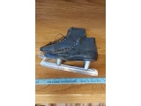 PAIR OF VINTAGE ICE SKATES