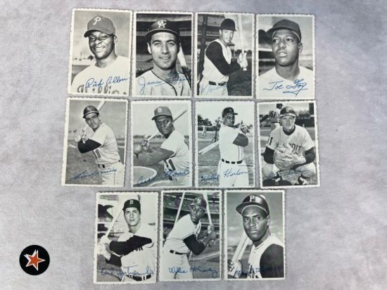 1969 Topps Deckle Edge with: Clemente, Yaz, McCovey, plus 8 others