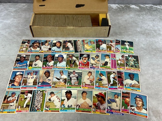 1976 Topps Baseball Near Complete Set (658/660)