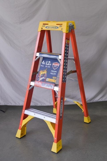 Werner fiberglass 4ft stepladder type 1A | Heavy Construction Equipment ...